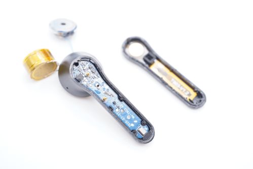 无线耳机市场 苹果首现负增长,安卓系厂商高歌猛进,附拆机图